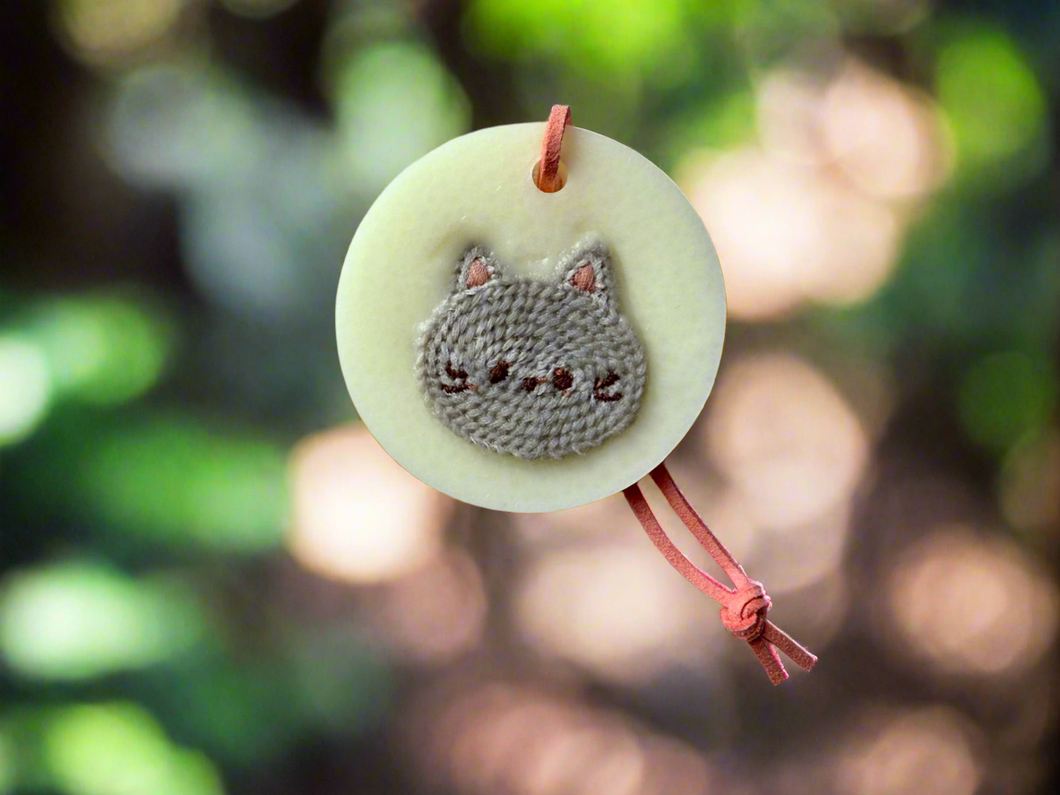 Anti-mos brick 蚊蚊片 -  little grey cat