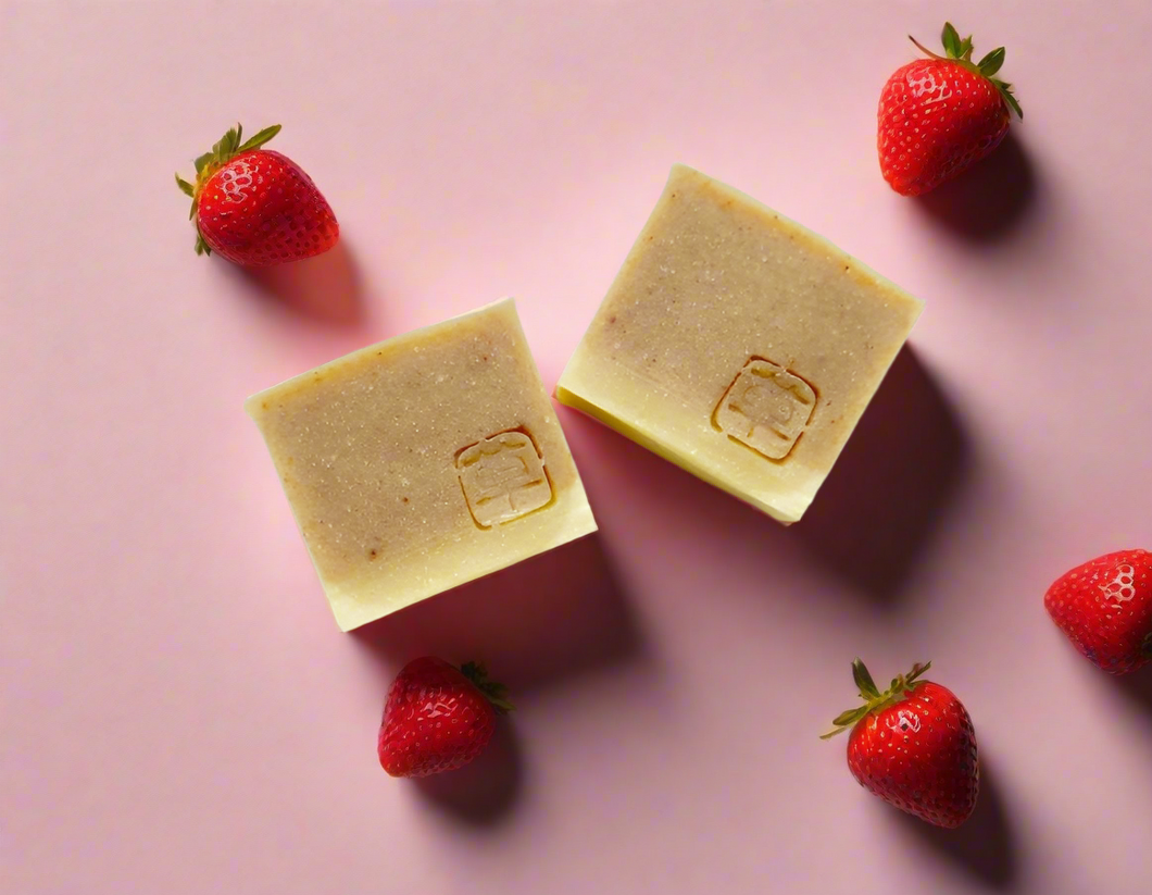 Strawberry Yogurt Soap 草莓乳酪皂